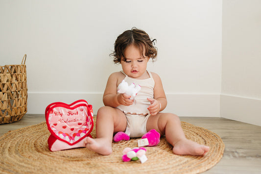 Valentine's Day Plush Fill & Spill Playset